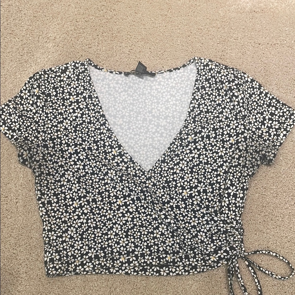 Forever 21 black with white/yellow flowers cross front crop top, size S